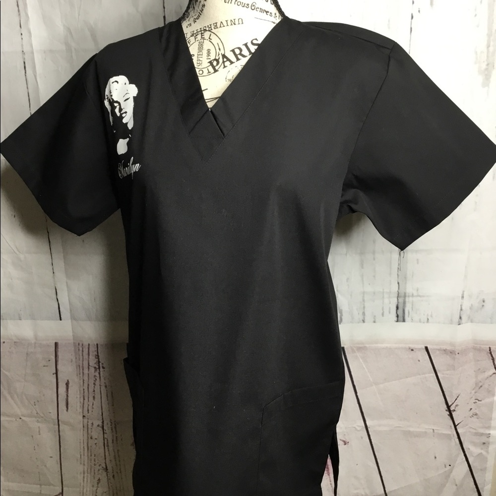๐ธSOLD๐ธ Salus Marilyn Monroe Scrub Top - Picture 1 of 6